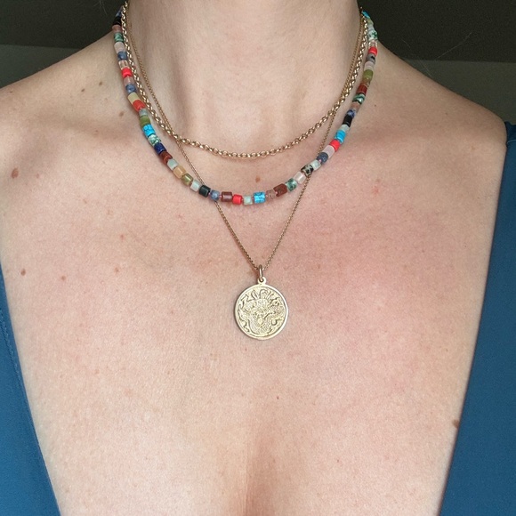 Handmade hand knotted little stone cylinder layering necklace. - Picture 4 of 8